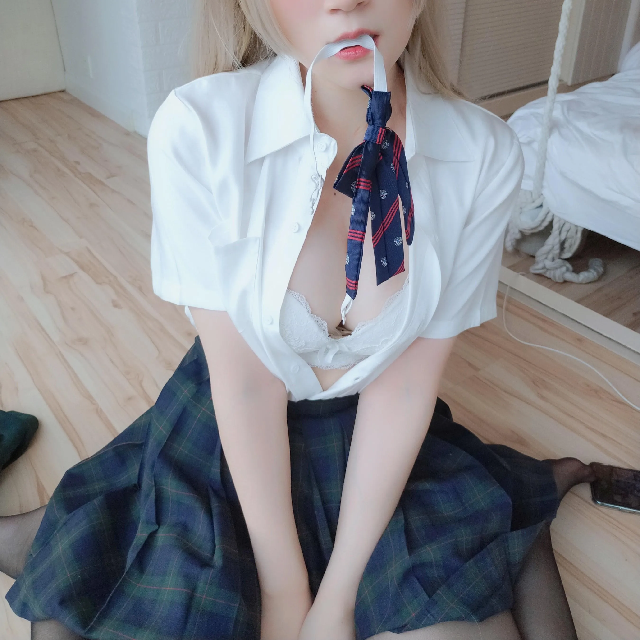 白银81 – 自撮 Vol.53 灰色空间 [92P]插图5